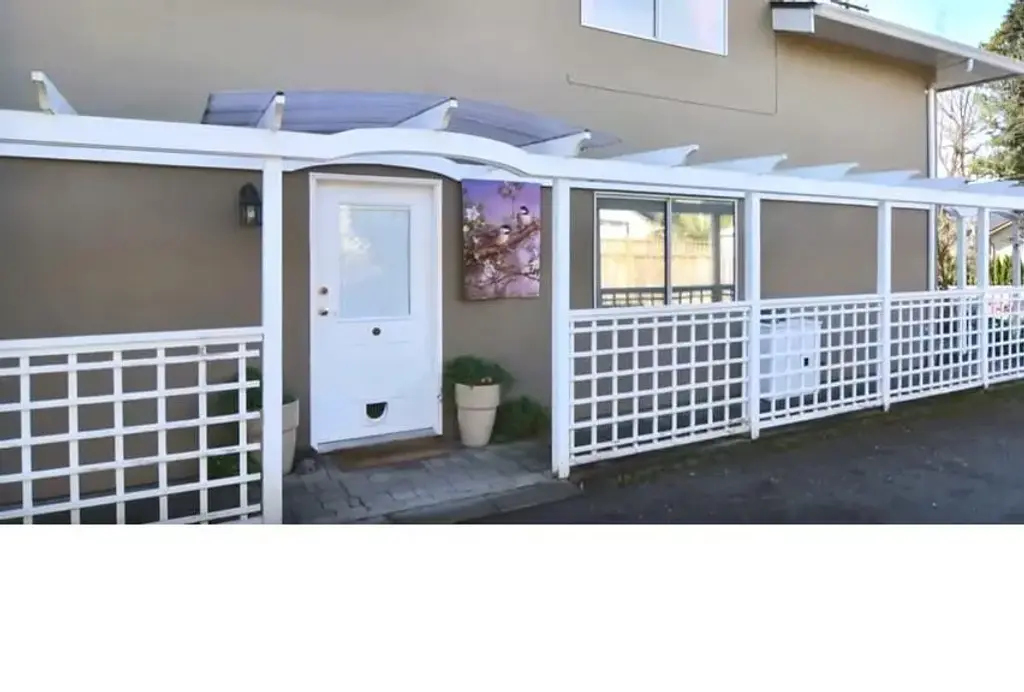 1522 Nichol Road, White Rock